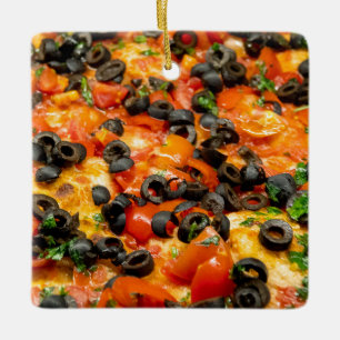 Pizza met zwarte olijven keramisch ornament