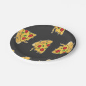 Pizza snijdt het patroon van het voedselkarakter papieren bordje (Gekanteld)