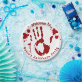 plaats delict bloederige handafdruk bloed verstroo papieren bordje (Feest)