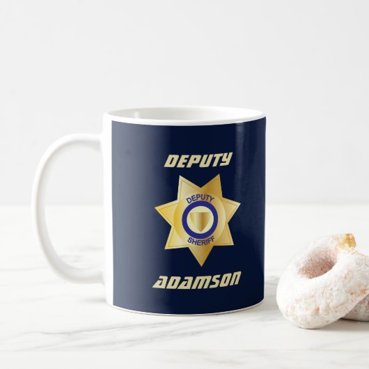 Plaatsvervangend sheriff gepersonaliseerde gouden koffiemok (Met donut)