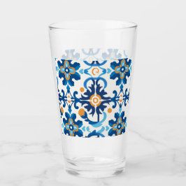 Plakken glazen waterfles met blauwe en bruine chec