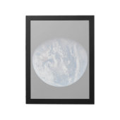 Planeet Aarde genomen door de Apollo 11 bemanning. Notitieblok (Linkerzijde)