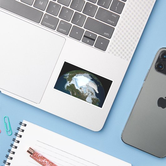 Planet Earth met Zee-ijsdekking in 1980. Sticker (Laptop met iPhone)