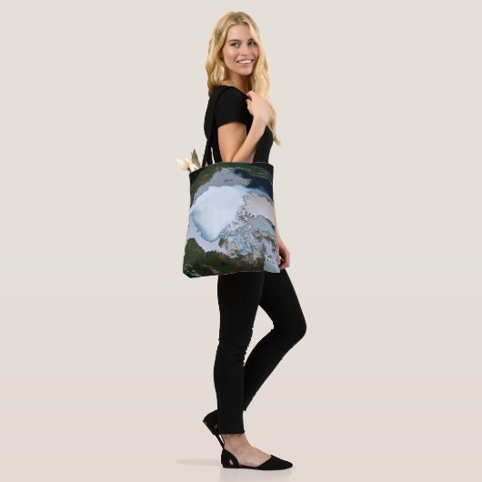 Planet Earth met Zee-ijsdekking in 1980. Tote Bag (Op model)