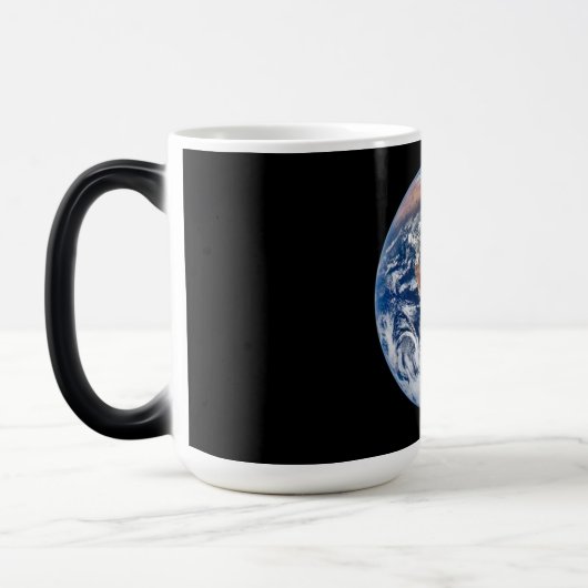 Planet Earth uitzicht uit Apollo 17 Magische Mok (Links)