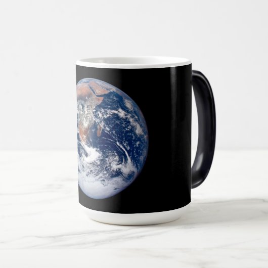 Planet Earth uitzicht uit Apollo 17 Magische Mok (Voorkant rechts)