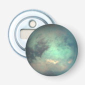 Planet Saturn's Moon Titan Button Flesopener (Voorkant)