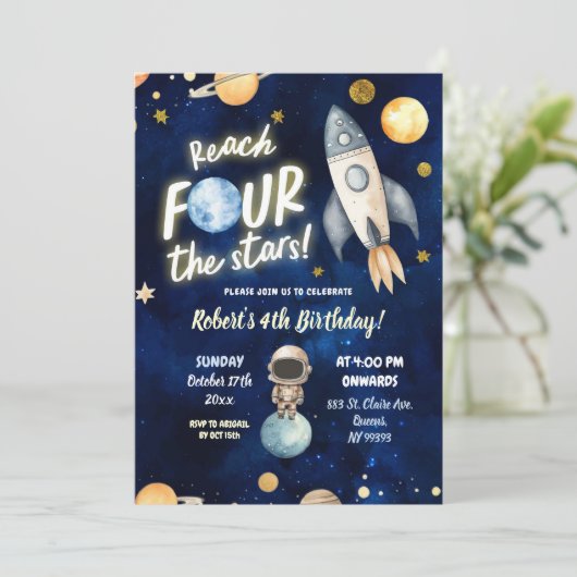 Planet Space Boy krijgt vierde verjaardag van Four Kaart (Staand voorkant)