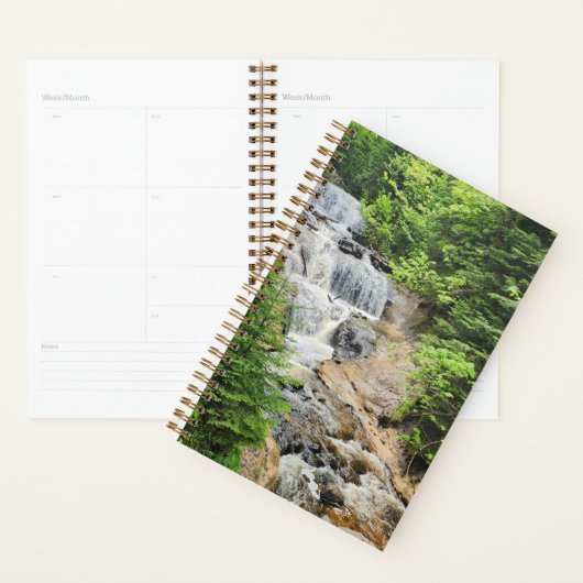 Planner voor waterval in de bergen (Display)