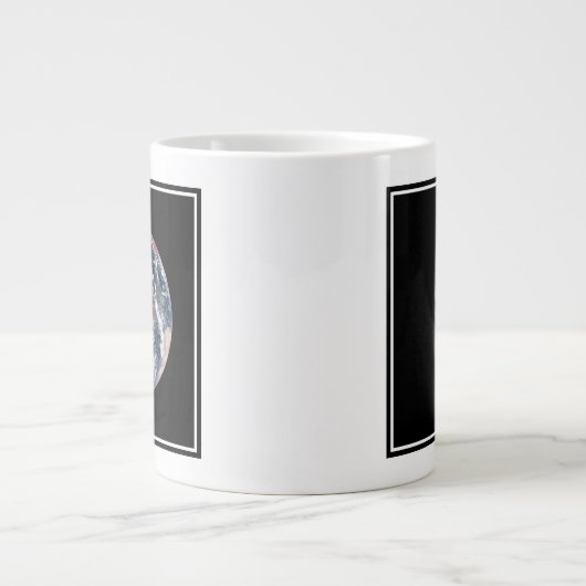 Plant groei op Planet Earth. Grote Koffiekop (Voorkant)