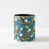 Plant met peervruchten in zwart kleurenpatroon mok (Midden)