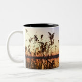 Plant Silhouette door Lakeside sunset Tweekleurige Koffiemok (Links)