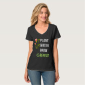 Plant Water Grow Groen Tuinieren Gag T-shirt (Voorkant volledig)