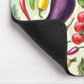 Plantaardige kruiden en tuinoogst op off white muismat (Hoek)