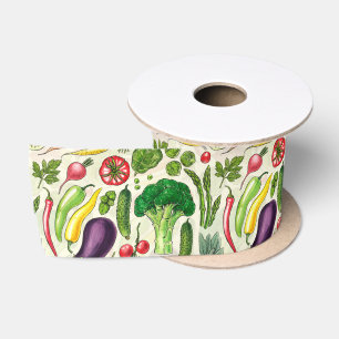Plantaardige kruiden en tuinoogst op off white satijnen lint
