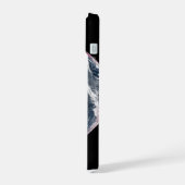 Plantengroei op planeet aarde. iPhone 15 case (Linkerkant)