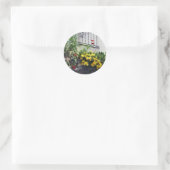 Planter met gele bloeiende cactus ronde sticker (Tas)
