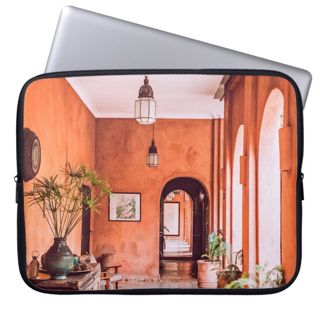 PLANTERS MET PLANT NAAR RUGRUIMTE BINNENKANT LAPTOP SLEEVE (Voorkant)