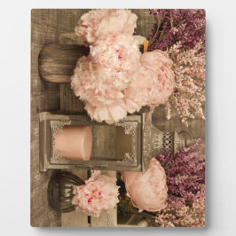 Plaque w/ Easle Peonies, Lantern and Crates Fotoplaat
