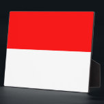 Plaquette met vlag van Indonesië Fotoplaat<br><div class="desc">Vier nationale trots met deze prachtig ontworpen plaquette met de vlag van Indonesië! Deze elegante plaquette toont de gedurfde eenvoud van de Indonesische vlag, waardoor het een perfect stuk is om patriottisme te tonen thuis, in de kantoor of op openbare evenementen. Met zijn strakke en opvallende rood-witte kleurenschema, dient het...</div>