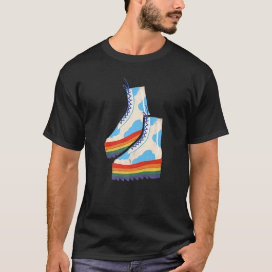 Platform Boots Gay Love LGBTQ+ Cute Aesthetic T-shirt (Voorkant)