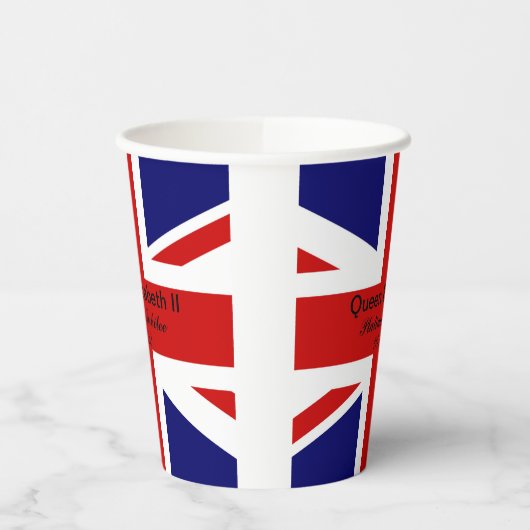 Platinum Jubilee. Papieren Bekers (Links)