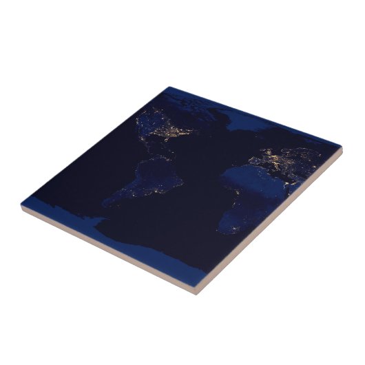 Plattegrond van de aarde met de stadslampen van de tegeltje (Zijkant)