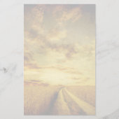 Plattelandsweg door het veld briefpapier (Voorkant)
