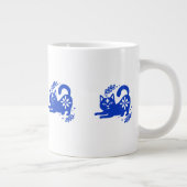 Playful Blue Cat Jumbo Coffee Mug – CozyBun Grote Koffiekop (Rechts)