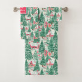 Playful bright pink green Christmas preppy towel Bad Handdoek (Insitu)