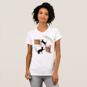 Playful Cats Finding Their Box T-Shirt (Voorkant volledig)