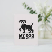 Playful Dog Outline "My Dog Runs My Life" Art Briefkaart (Staand voorkant)