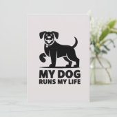 Playful Dog Outline "My Dog Runs My Life" Art Feestdagenkaart (Staand voorkant)