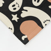 Playful Ghosts and Pumpkins on Black – Halloween R Fleece Deken (Hoek)