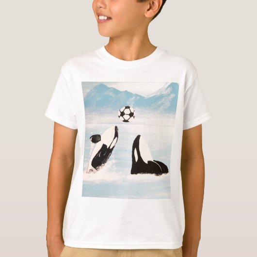 PLAYFUL ORCA WHALE WALES DIE SOCCER SPELEN T-SHIRT (Voorkant)