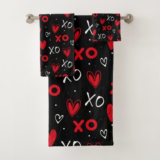 Playful Red & Black XO Heart Pattern on Black Bad Handdoek (Insitu)