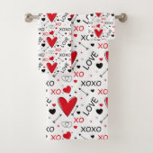 Playful Red & White XO Heart Pattern on White Bad Handdoek (Insitu)