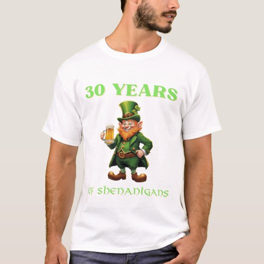 Playful St. Patrick's 30th Birthday Flirty Thirty T-shirt (Voorkant)