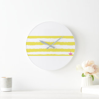 Playful yellow stripes with a crown. Wall clock Grote Klok