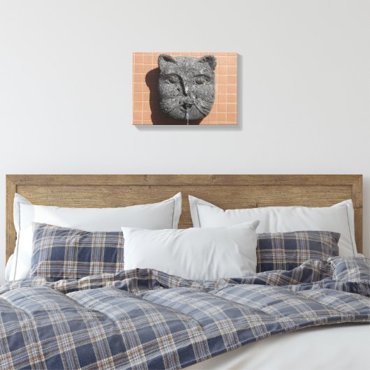 Plaza Cat Fountain Canvas Afdruk (Insitu (Slaapkamer))