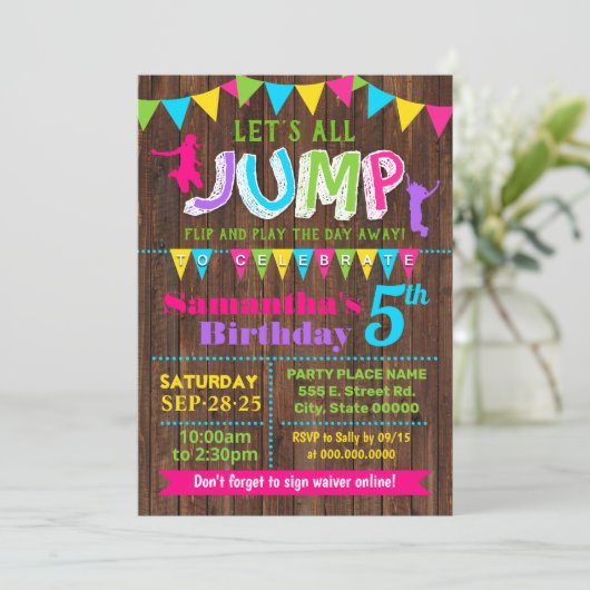 Plechtige verjaardag trampoline springt roze naar kaart (Staand voorkant)