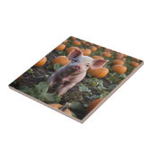 **"Plek van vreugde: een gelukkig babyvarken onder Tegeltje (Zijkant)