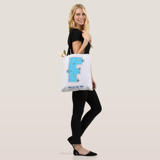 Plezier in het F-vormige zwembad Tote Bag (Op model)