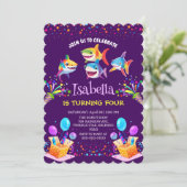 Plezier regenboog haai ballon verjaardagsfeestje j kaart (Staand voorkant)