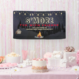 Plezierige S'mores-activiteit op een achtertuinbar Spandoek