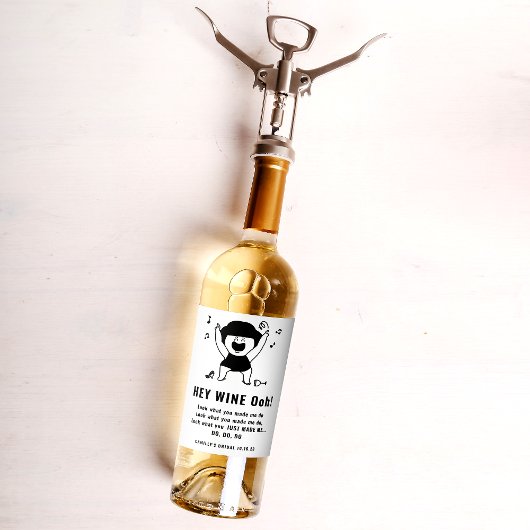 Plezierige & Trendy Zwarte Vrouw Dansend Wijnlabel Wijn Etiket