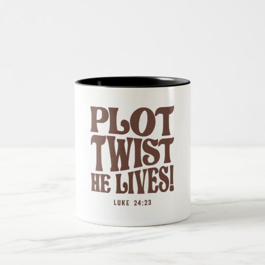 Plot Twist Hij Leeft Luke 24:23 Bijbel Verse Tweekleurige Koffiemok (Center)