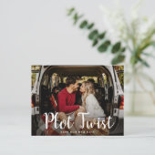 Plot Twist Huwelijksdatum Wijziging Aankondiging (Staand voorkant)