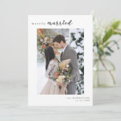 Plotselinge getrouwde minimalistische Winter Wedde Feestdagenkaart (Staand voorkant)