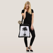 Plotselinge palmboom - zwart-wit tote bag (Op model)
